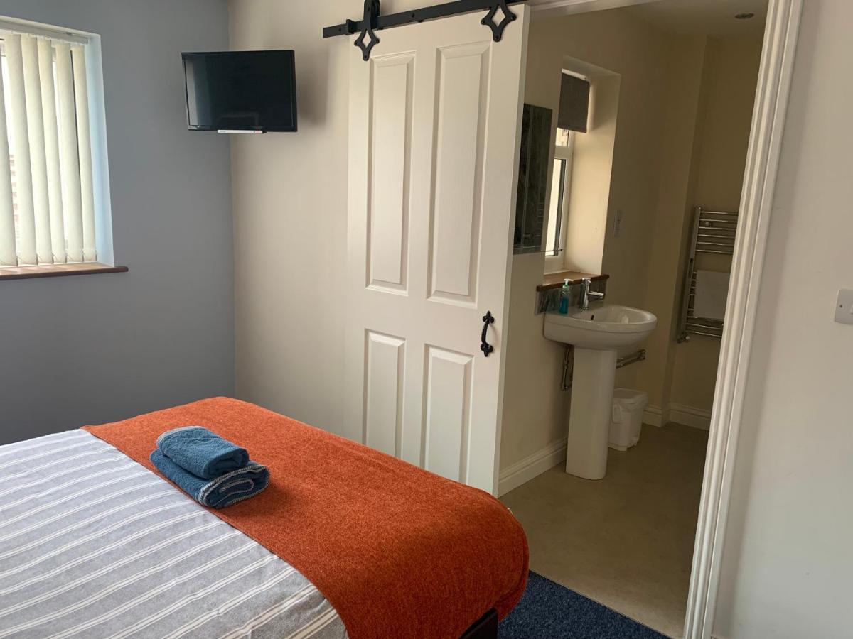 Maple Leaf Guest House Almondsbury Εξωτερικό φωτογραφία