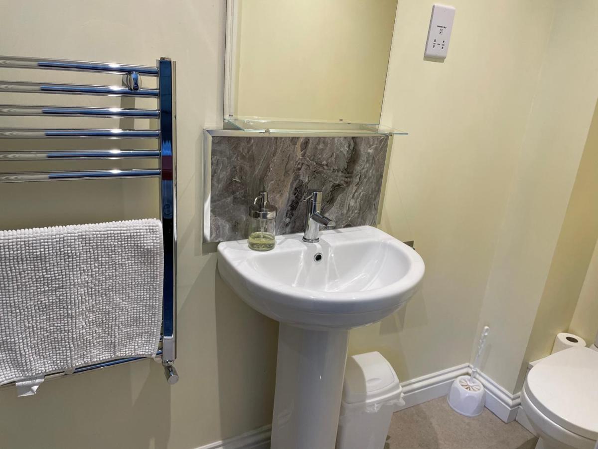 Maple Leaf Guest House Almondsbury Εξωτερικό φωτογραφία