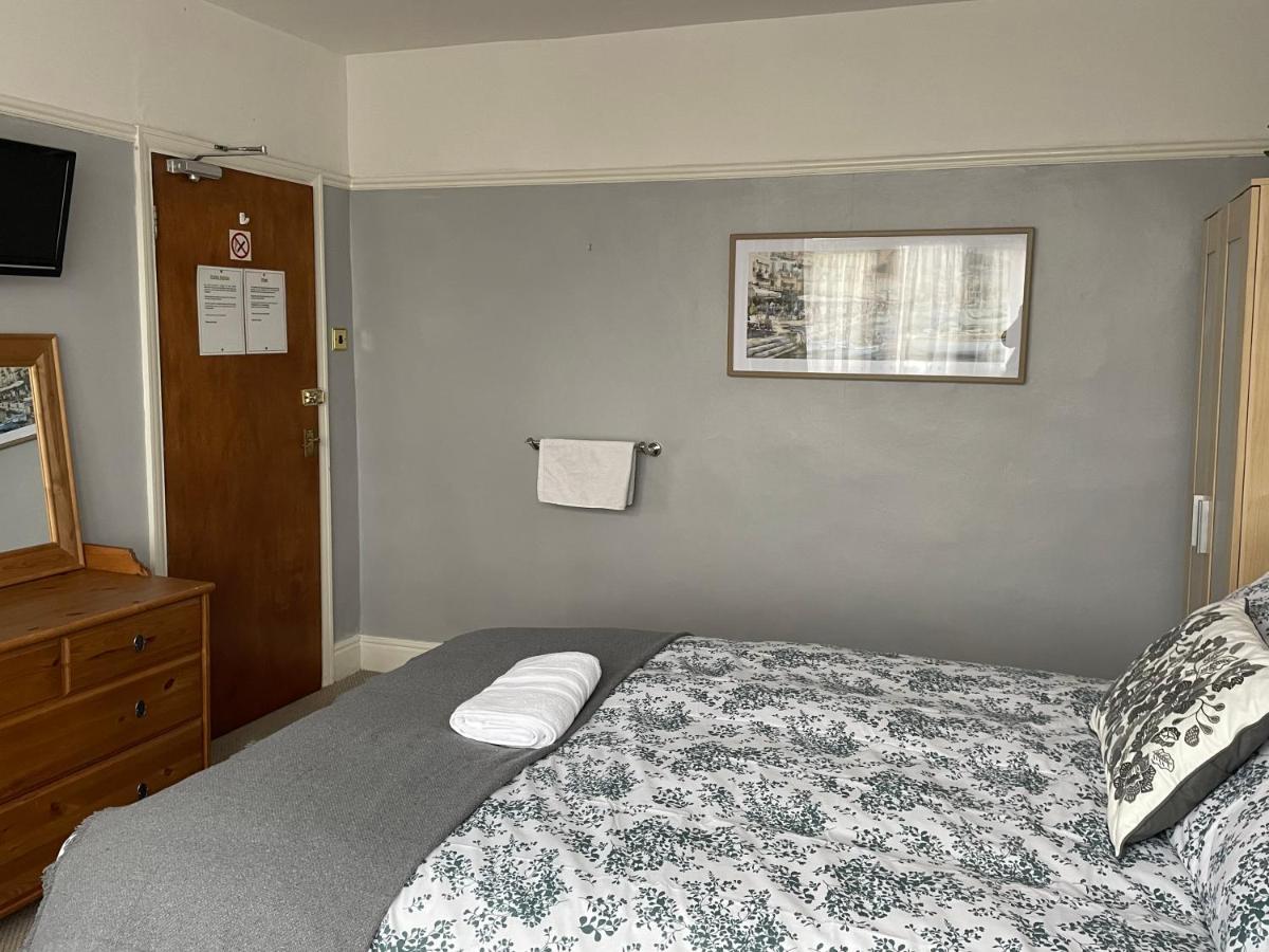 Maple Leaf Guest House Almondsbury Εξωτερικό φωτογραφία