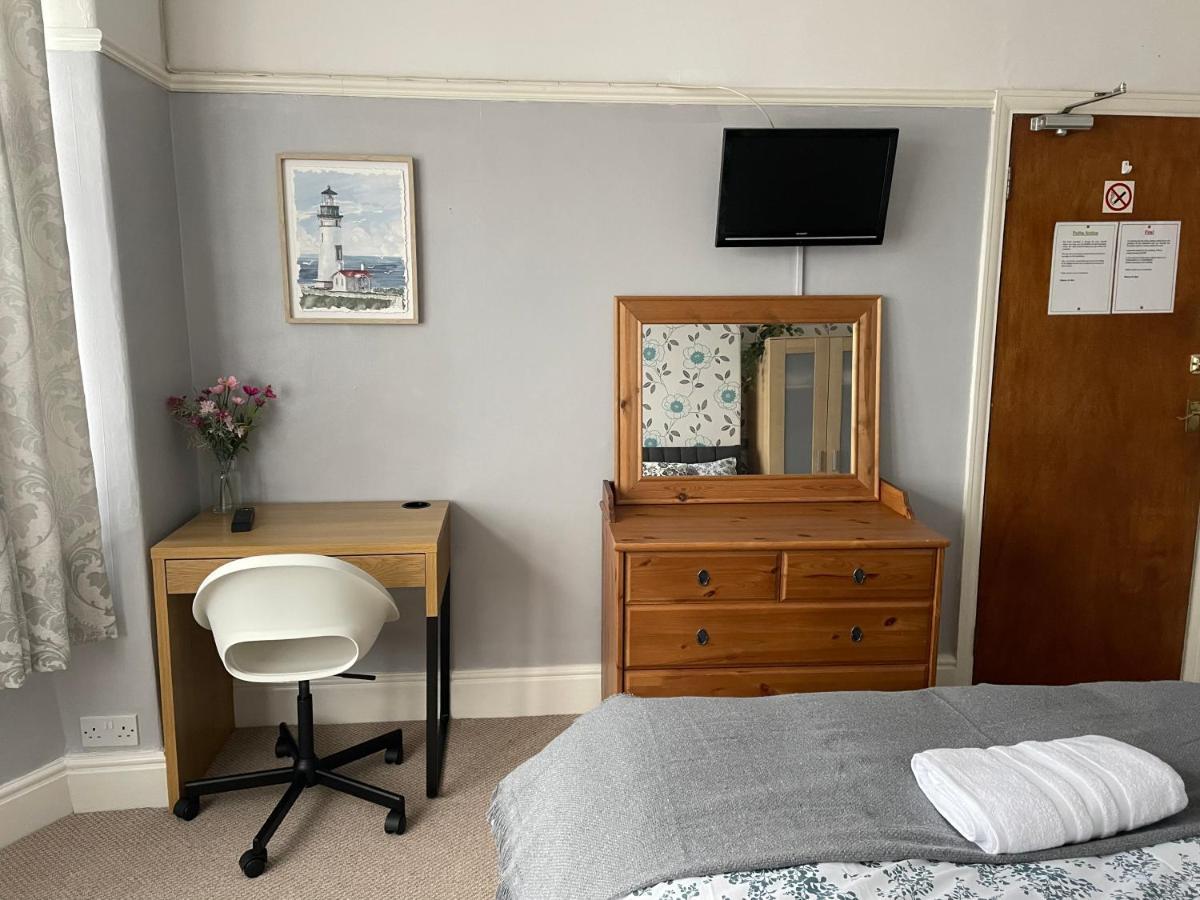 Maple Leaf Guest House Almondsbury Εξωτερικό φωτογραφία