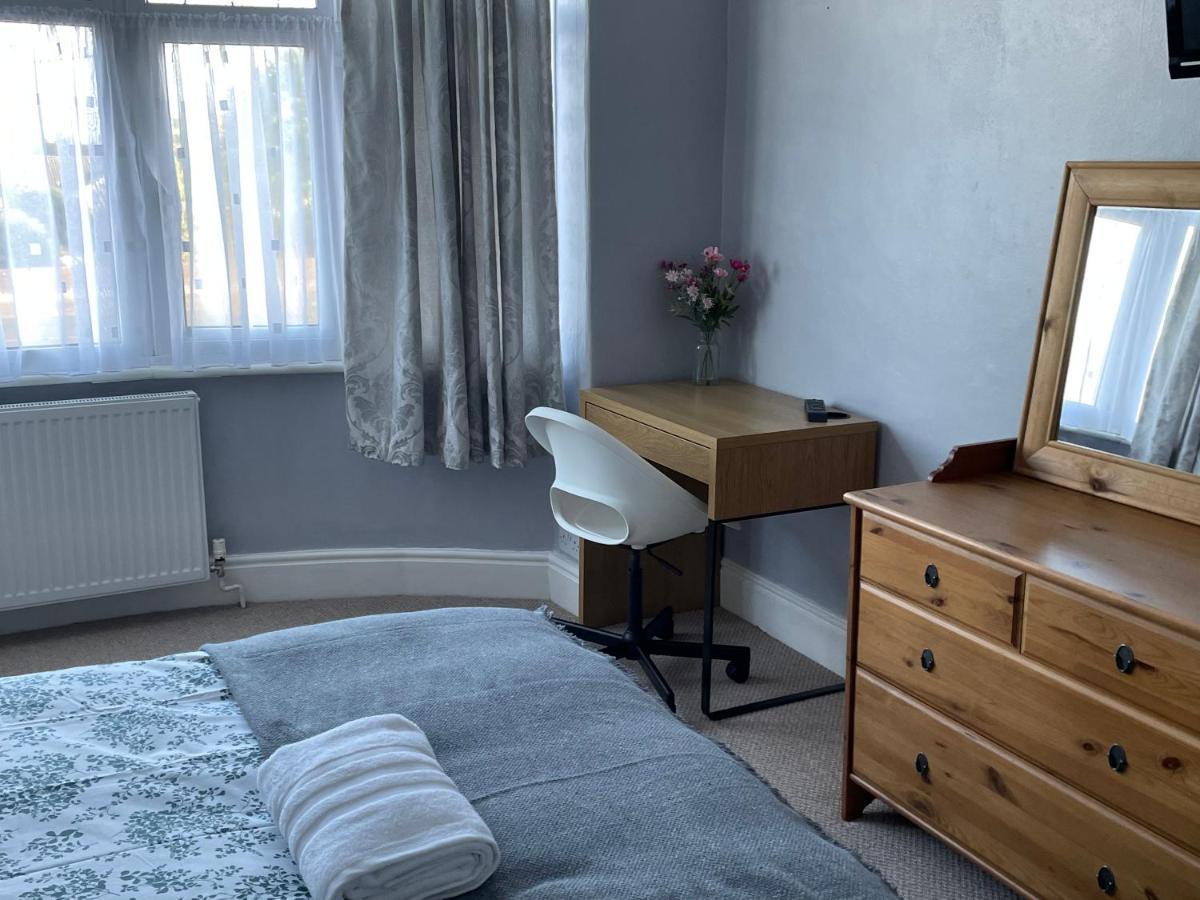 Maple Leaf Guest House Almondsbury Εξωτερικό φωτογραφία