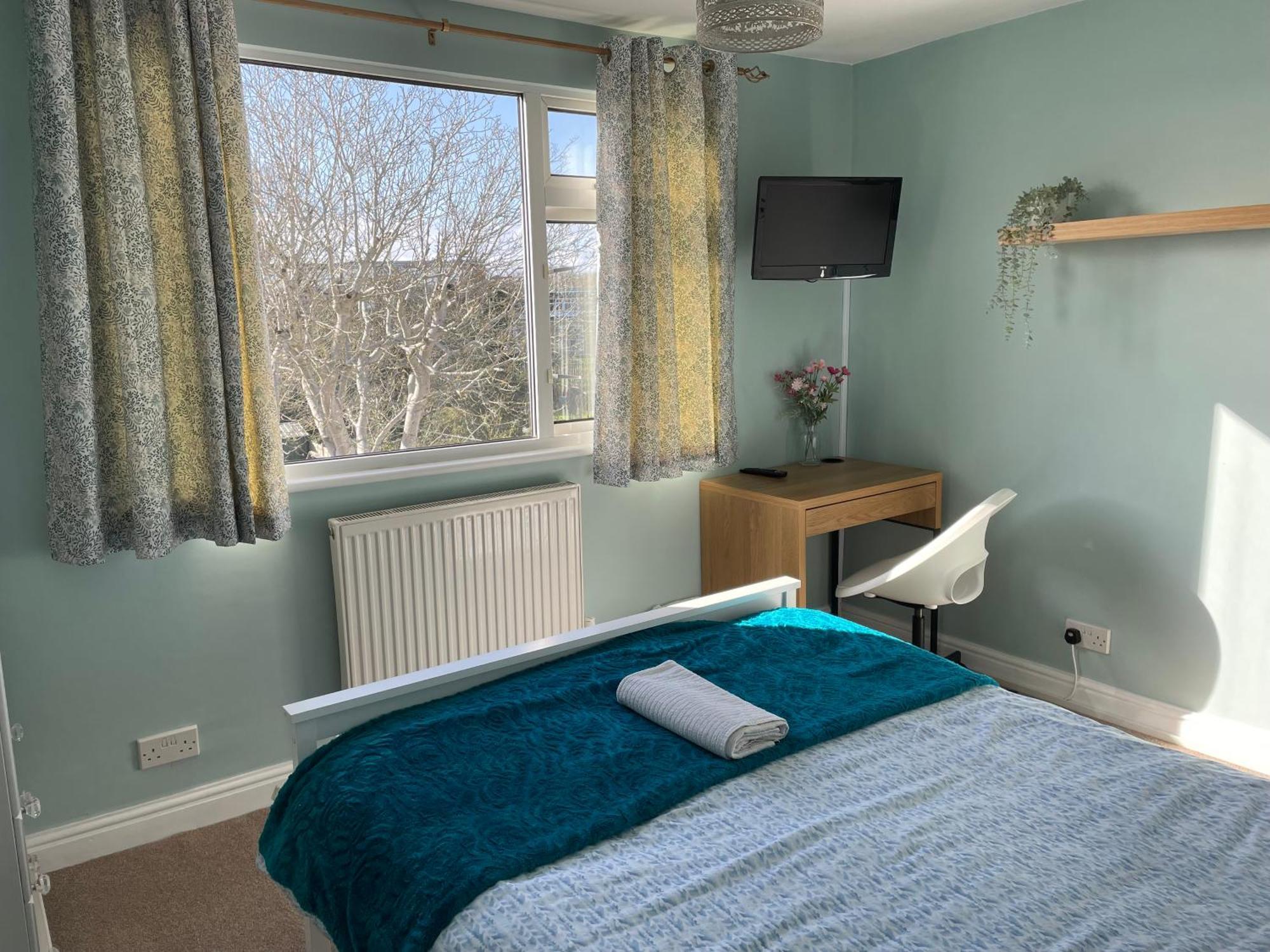 Maple Leaf Guest House Almondsbury Εξωτερικό φωτογραφία