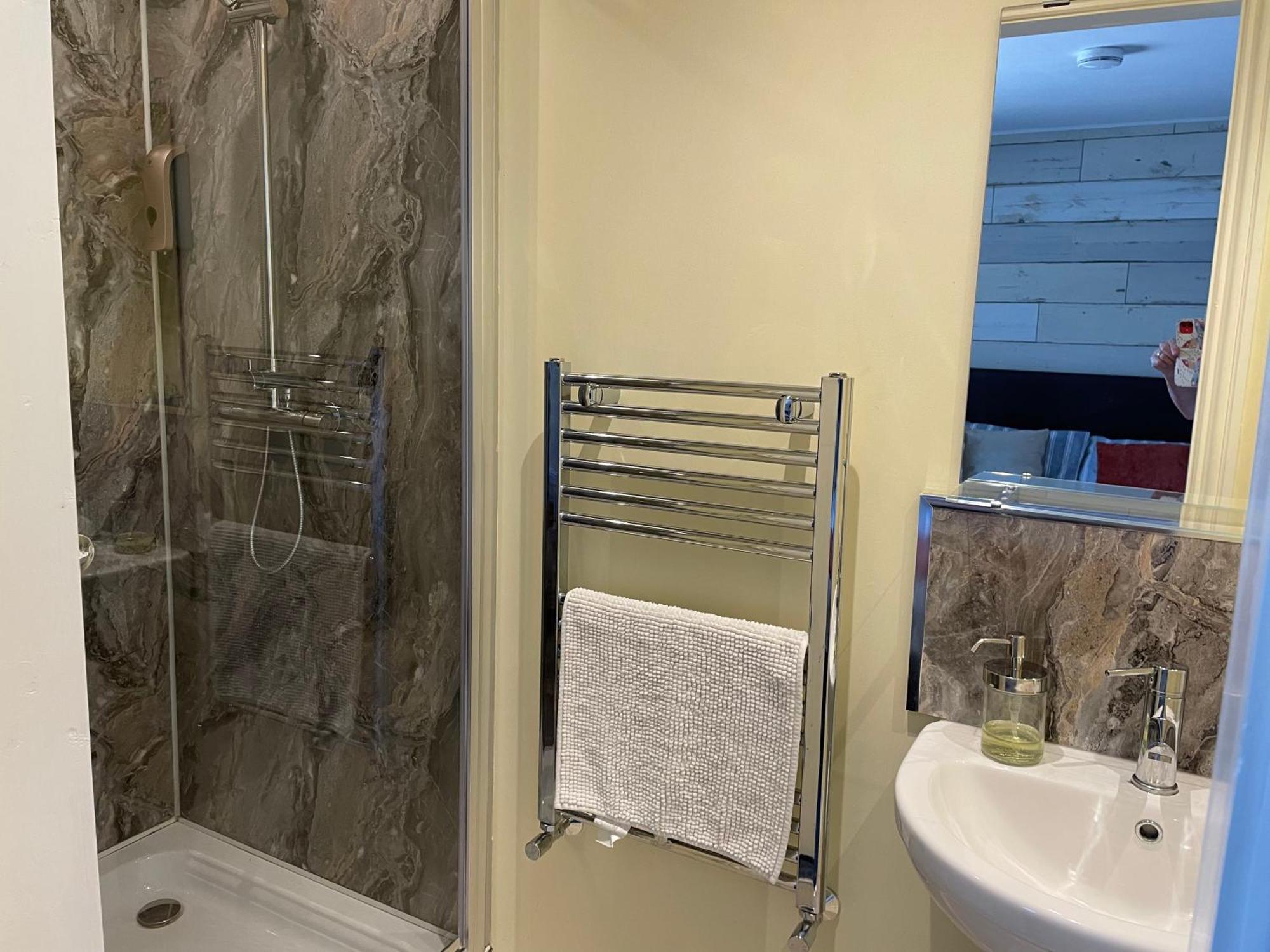 Maple Leaf Guest House Almondsbury Εξωτερικό φωτογραφία