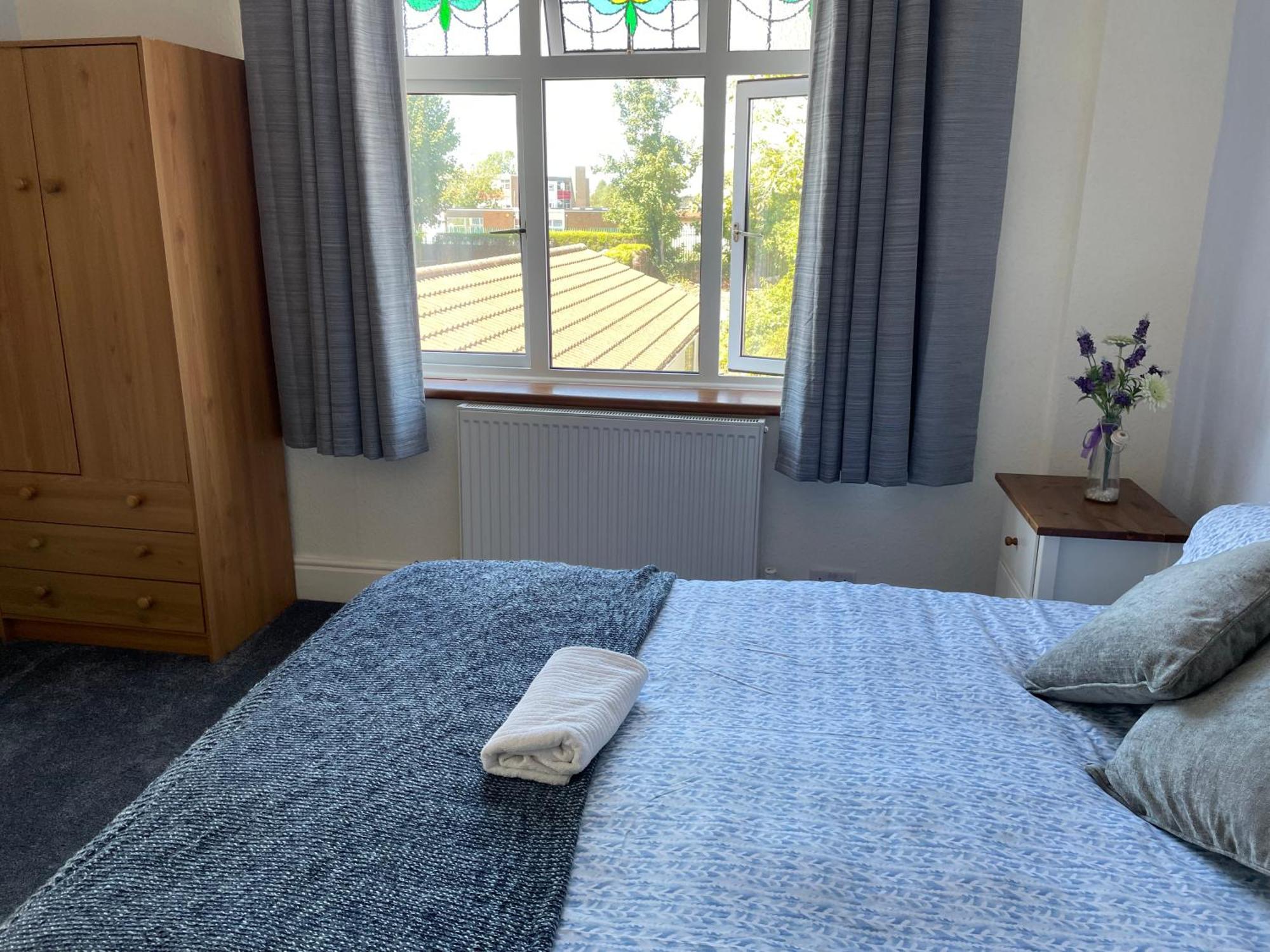 Maple Leaf Guest House Almondsbury Εξωτερικό φωτογραφία