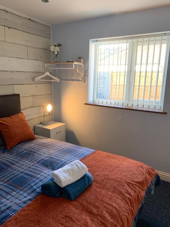 Maple Leaf Guest House Almondsbury Εξωτερικό φωτογραφία